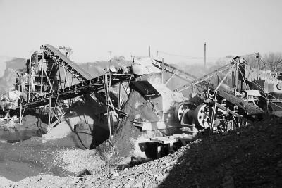 北京现“惊三角”非法洗砂场废水直排温榆河图(图2)