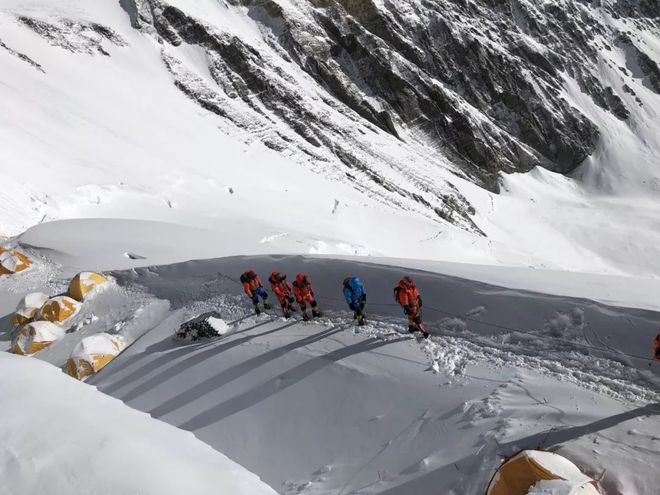 这位金华籍老板曾登顶珠峰！公司市值近7亿(图10)