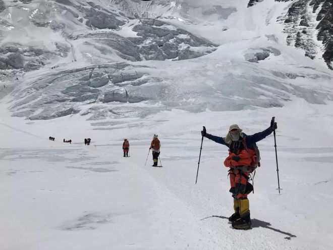 这位金华籍老板曾登顶珠峰！公司市值近7亿(图14)