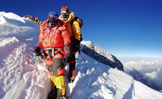 这位金华籍老板曾登顶珠峰！公司市值近7亿(图17)