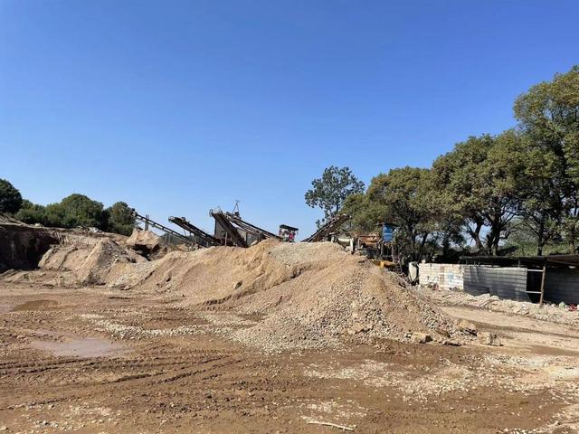 南昌县银三角：八方联动出重拳打击非法采砂出实效(图2)