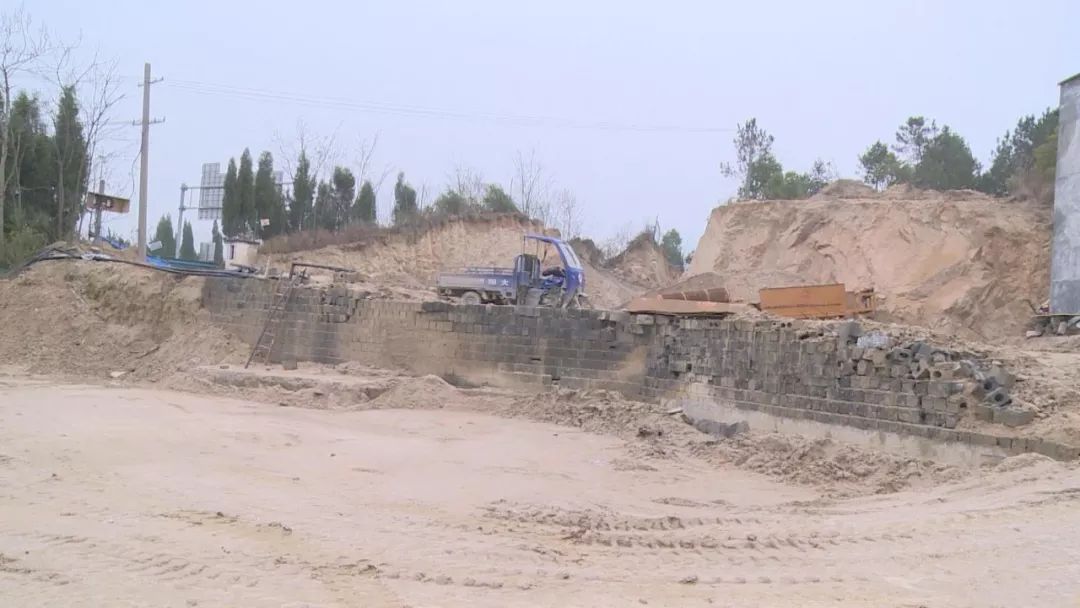 通城公安再发威，非法挖山洗砂犯罪团伙被一锅端(图5)