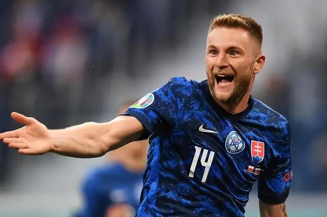 4方争抢，1000万，国米太有面，将送走19岁中场，留一手成大赢家(图1)