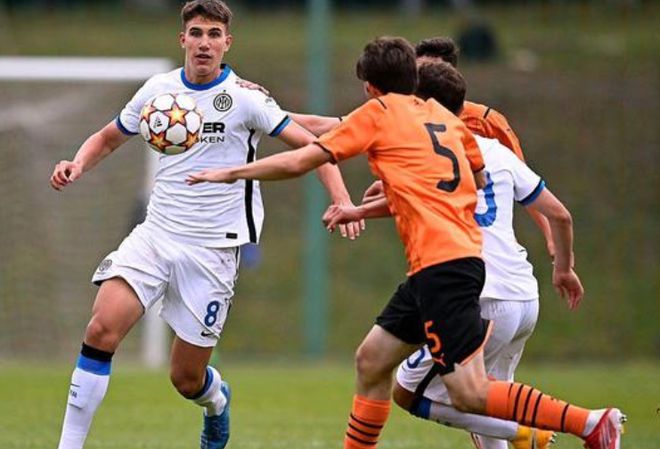 4方争抢，1000万，国米太有面，将送走19岁中场，留一手成大赢家(图2)