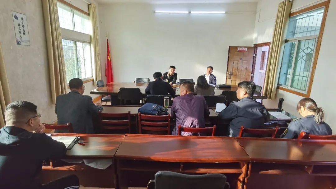 迅速行动坚决落实——陶店乡召开挖取砂石麻料洗砂专项整治会(图1)