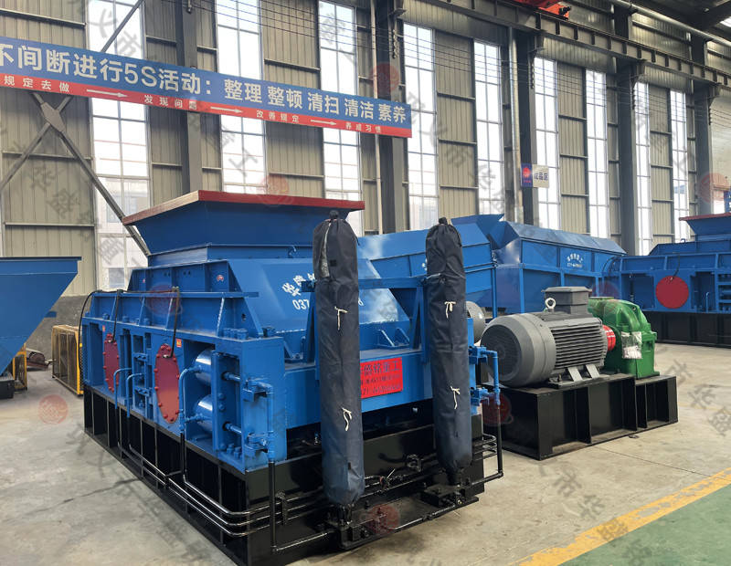 移动式岩石破碎机_建筑垃圾处理设备_高产耐磨对辊破碎机(图1)