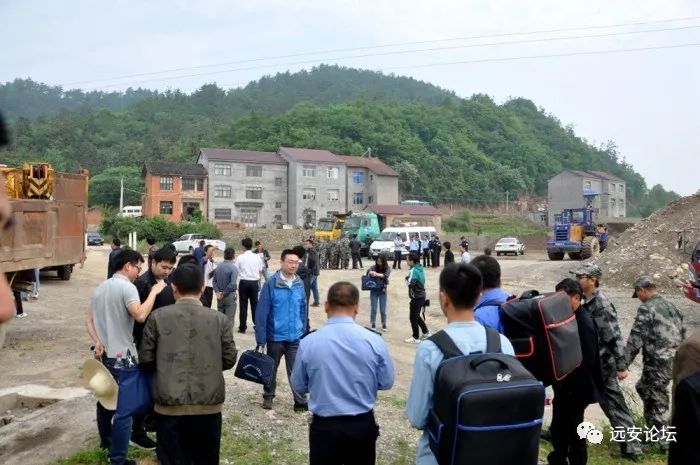 占用河道，理应强制拆除(图3)