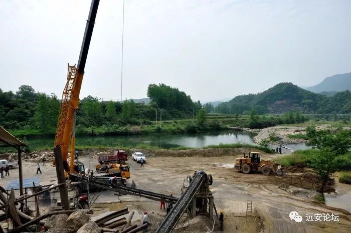 占用河道，理应强制拆除(图2)