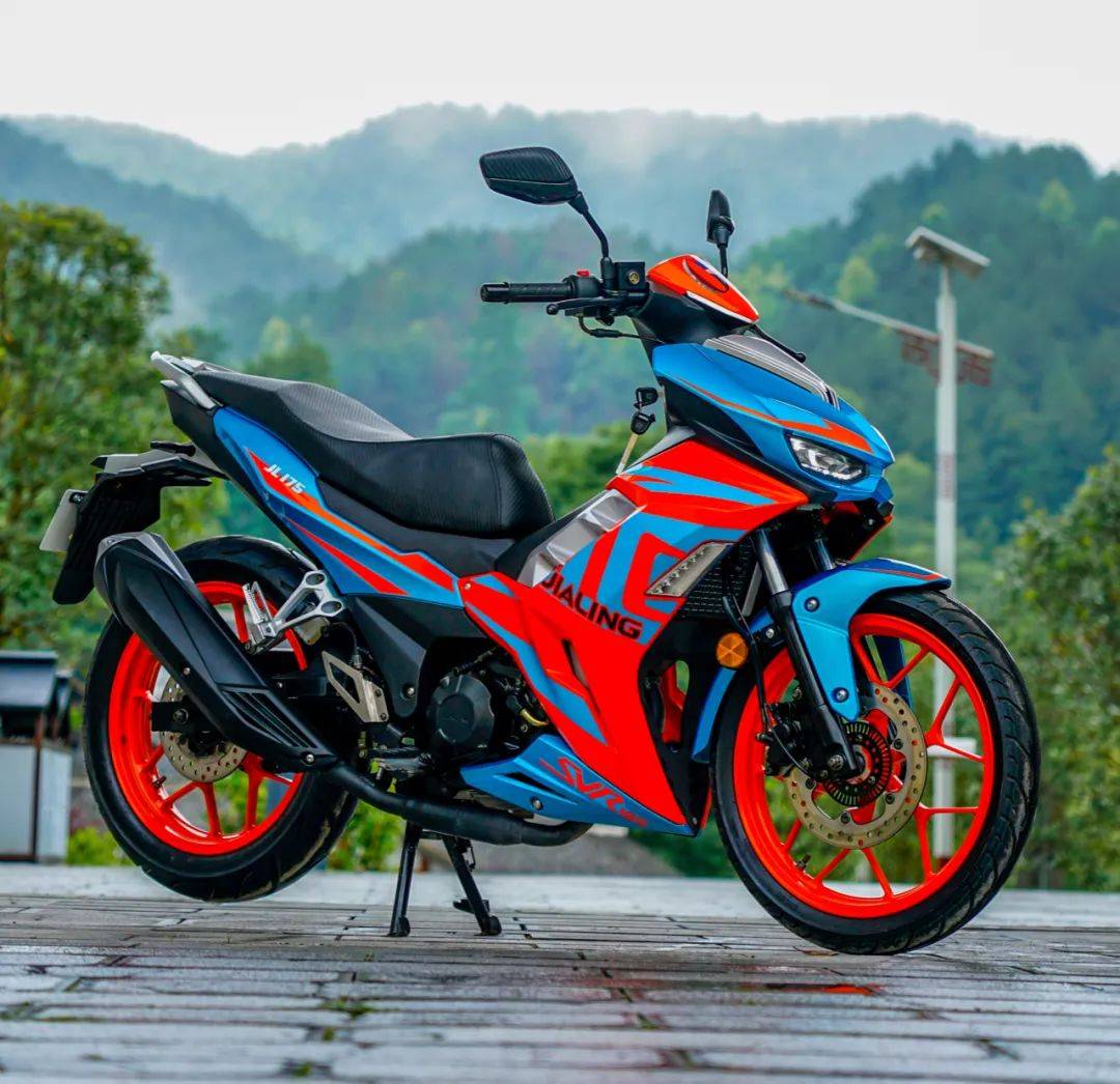 12680元起嘉陵CoCoSVR180运动弯梁售价公布​！同场CoCo机车品牌正式发布！(图4)