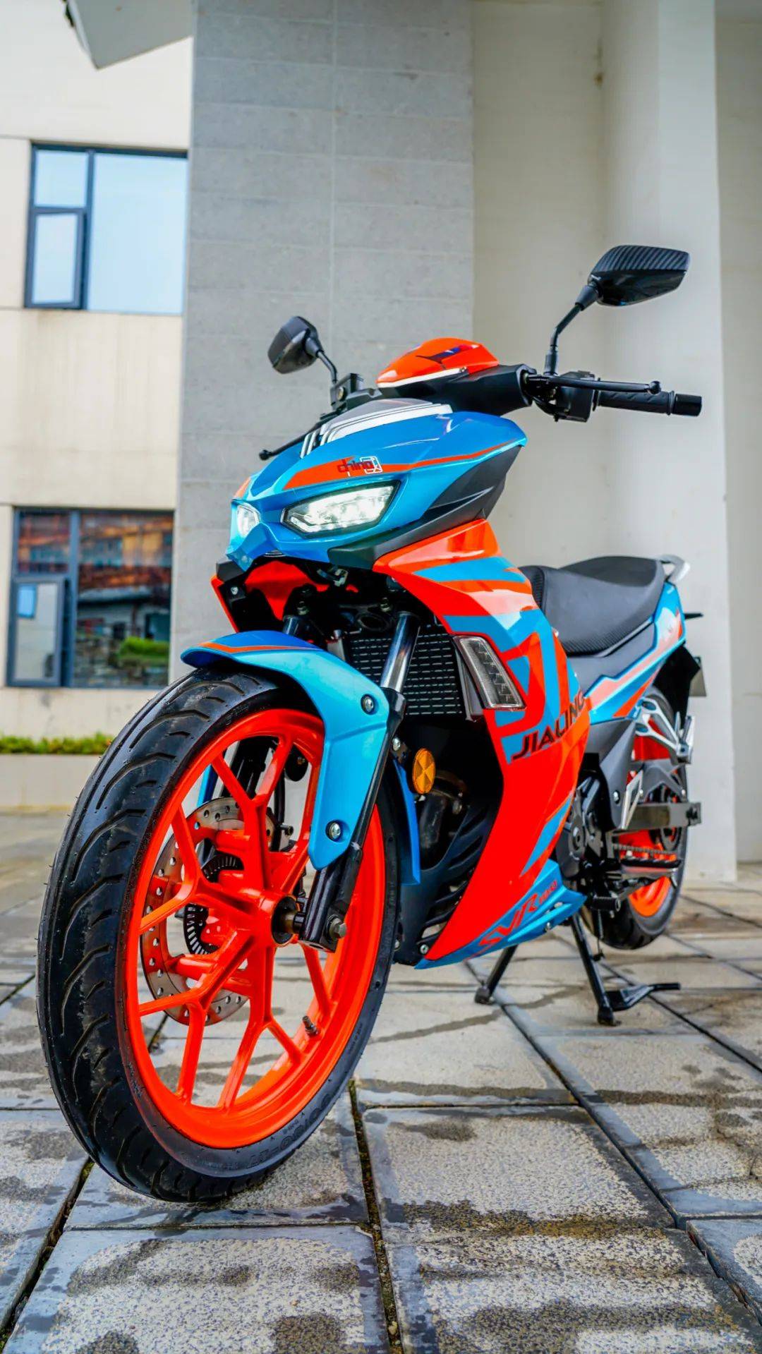 12680元起嘉陵CoCoSVR180运动弯梁售价公布​！同场CoCo机车品牌正式发布！(图23)