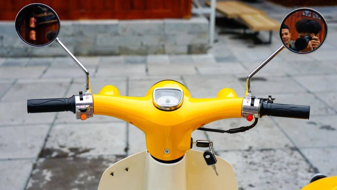 12680元起嘉陵CoCoSVR180运动弯梁售价公布​！同场CoCo机车品牌正式发布！(图50)