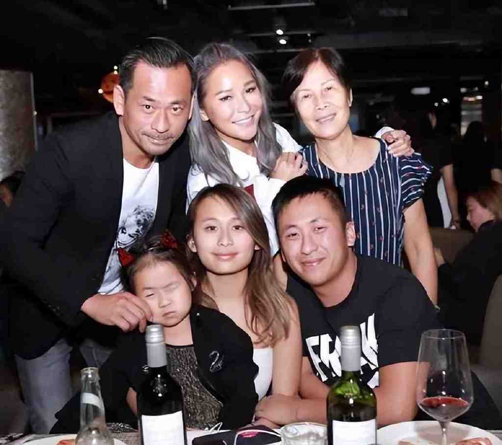 洗米嫂低调过中秋节，晒小女儿的近况视频，愿她一生可爱(图4)